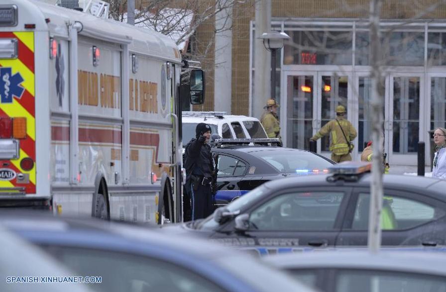 Confirman 3 muertes por tiroteo en centro comercial de Maryland, EEUU (5)