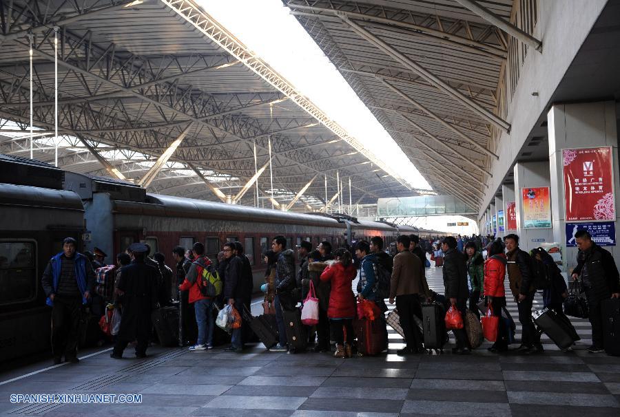 China se prepara para periodo punta de viajes por las vacaciones