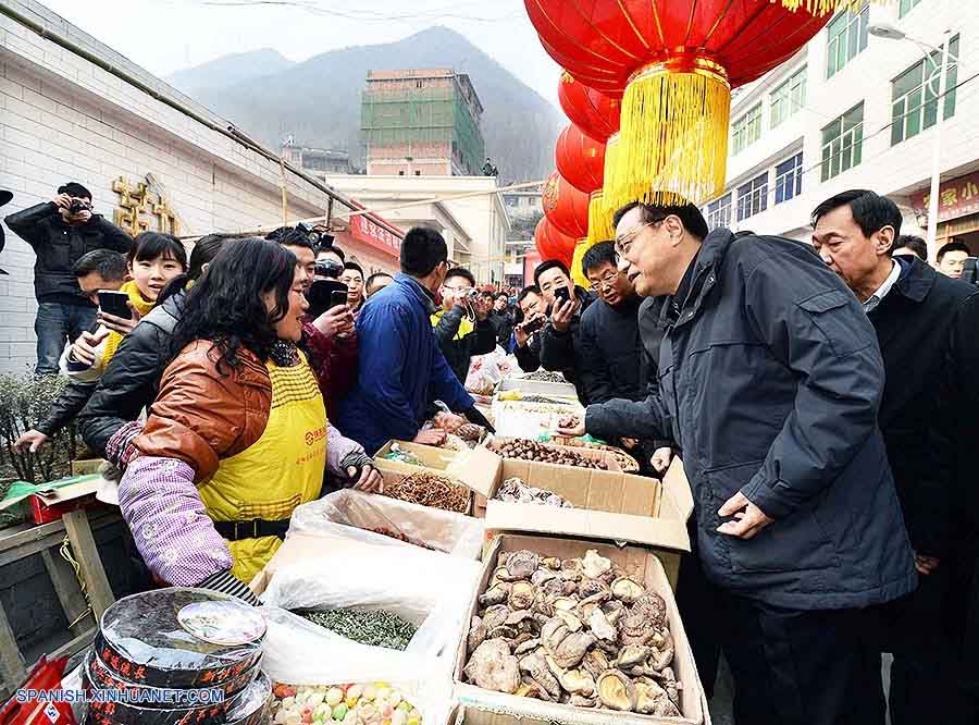 Primer ministro chino promete buena vida para bases rurales
