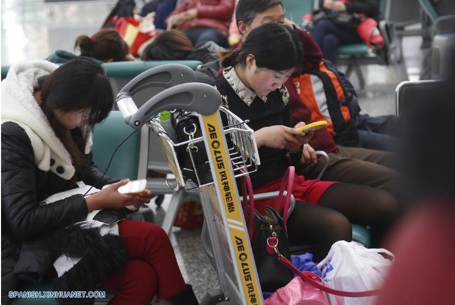 Avión de pasajeros chino sufre avería al aterrizar, todos resultan ilesos