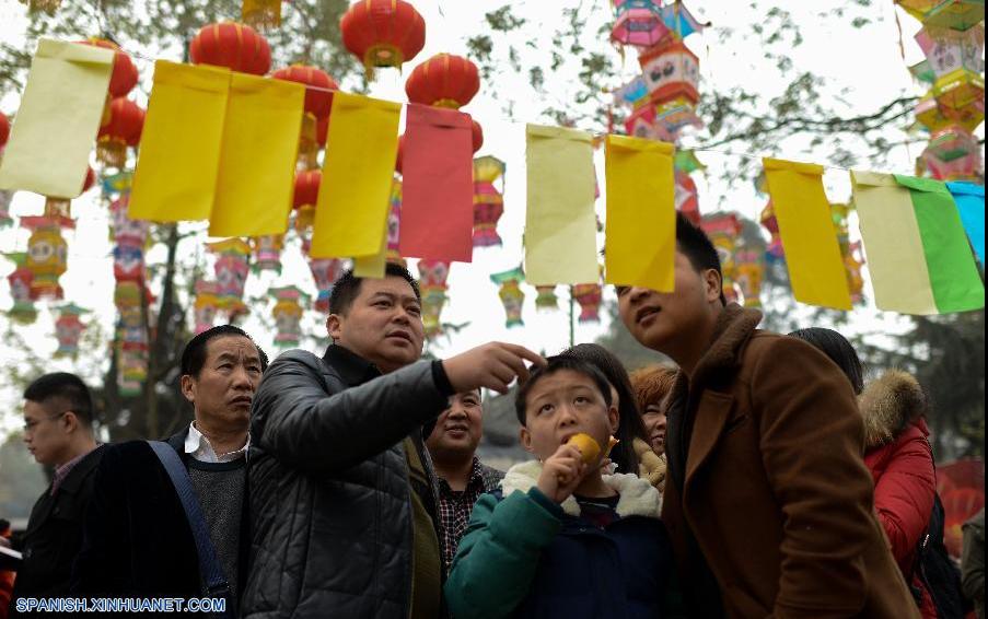 Sichuan: Feria del Templo en Museo Wuhouci en Chengdu (3)