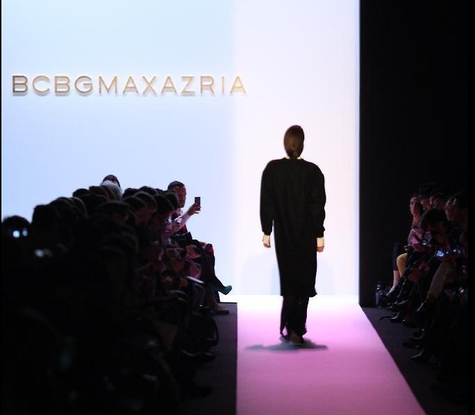 EEUU: Modelos presentan creaciones de BCBGMAXAZRIA en semana de la moda en Nueva York (2)