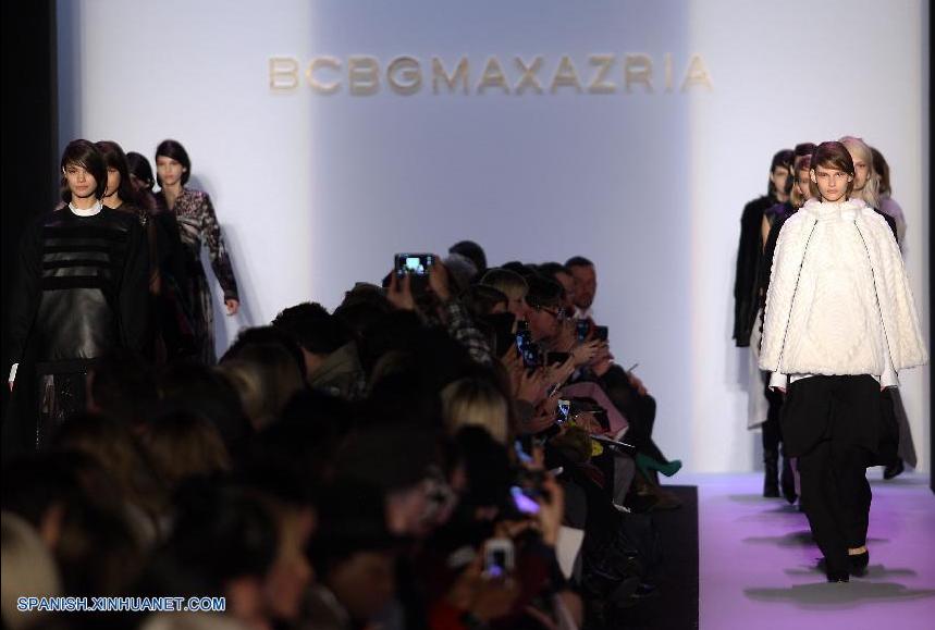 EEUU: Modelos presentan creaciones de BCBGMAXAZRIA en semana de la moda en Nueva York