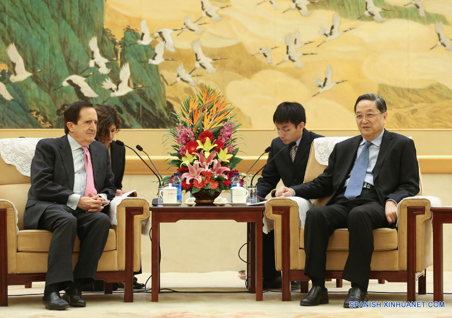 Máximo asesor político de China se reúne con vicepresidente de Senado español