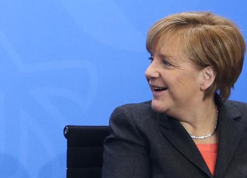 Merkel se reúne con líderes opositores de Ucrania