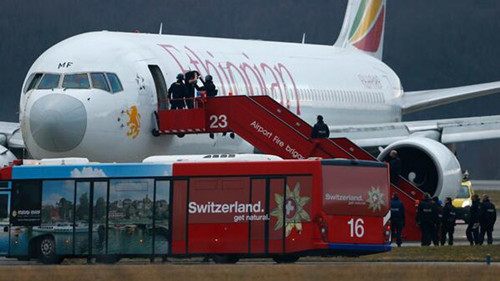 Un avión de Ethiopian Airlines es secuestrado y aterriza en Ginebra