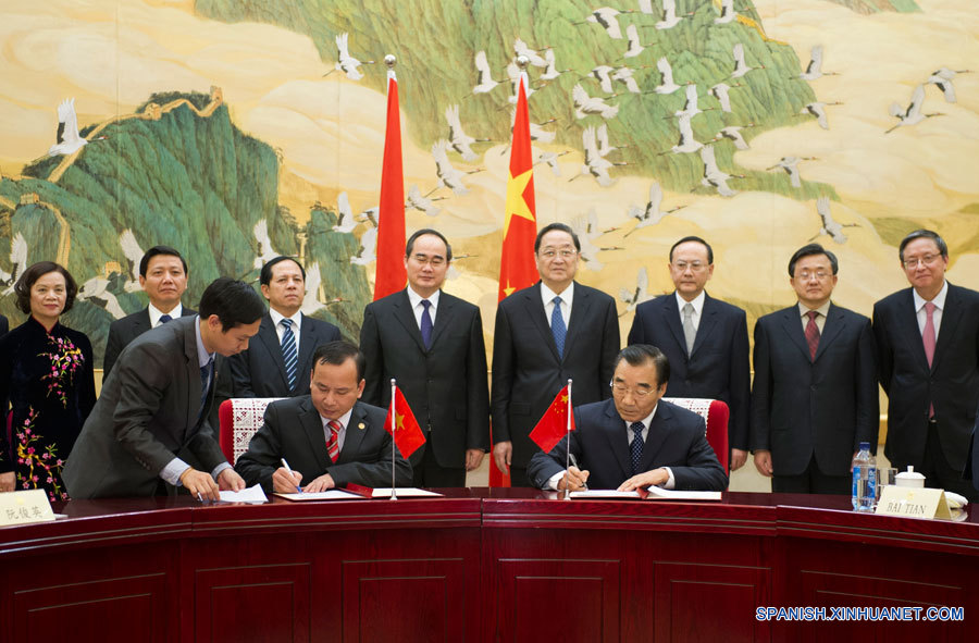China promete fortalecer cooperación con Vietnam