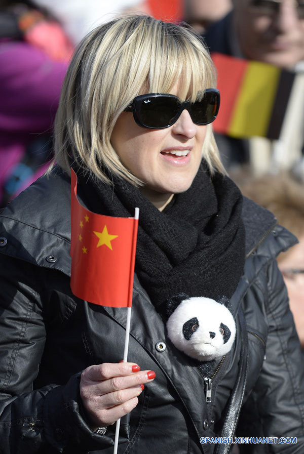 Bruselas recibe a dos pandas gigantes chinos