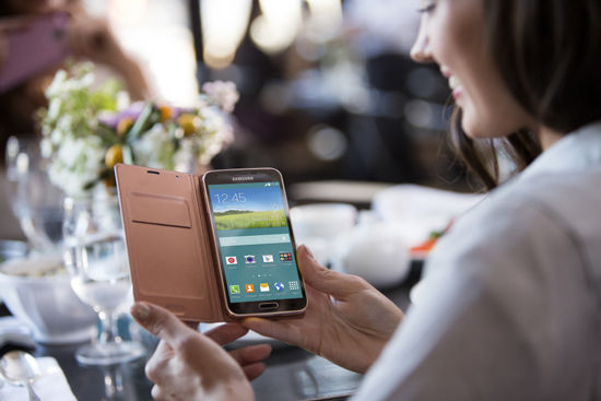 Samsung presenta el nuevo Galaxy S5 con un lector de huellas digitales