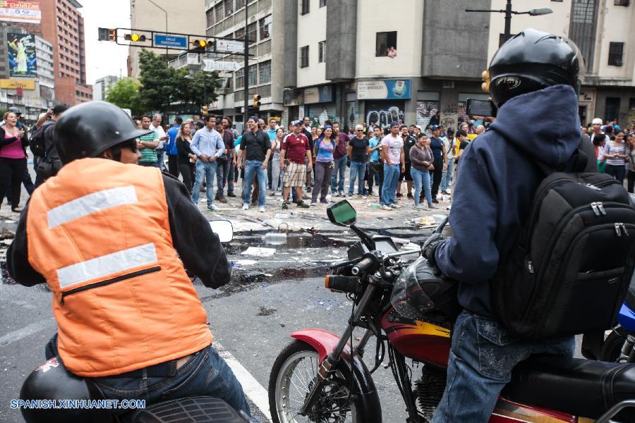 Aumentan a 13 los muertos por protestas en Venezuela
