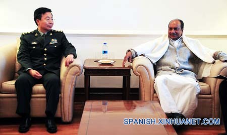 Ministro de Defensa de India se reúne con subjefe de estado mayor de EPL de China