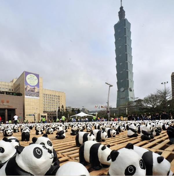 Exposición al aire libre pandas en Taipei (4)