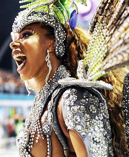 Escuela de samba Mocidade Alegre gana por tercer año Carnaval de Sao Paulo