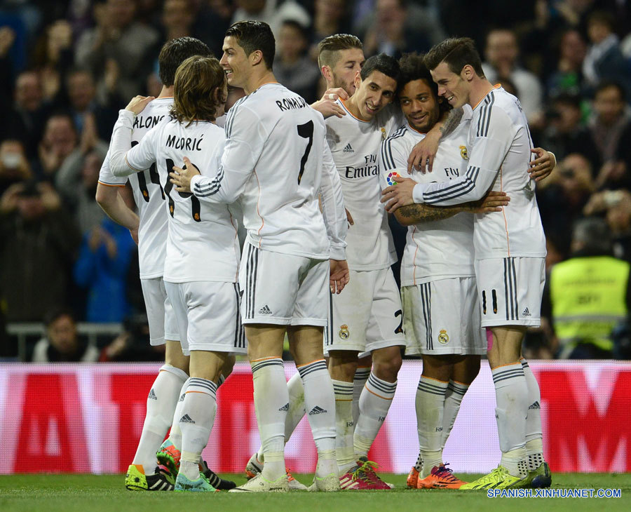 Fútbol: Real Madrid consolida liderato español al golear 3-0 al Levante