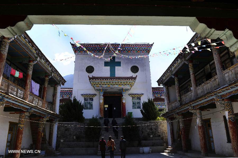 La única iglesia católica del Tíbet 2