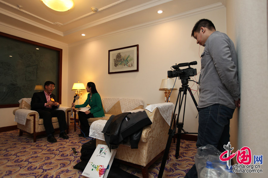 Una entrevista exitosa gracias a la cooperación de todos los miembros del equipo. (china.com.cn/Zheng Liang)