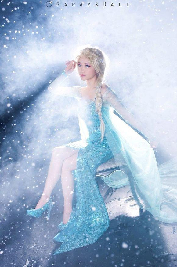 El cosplay de Elsa de Frozen 13