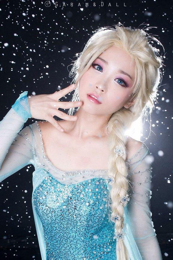 El cosplay de Elsa de Frozen 12
