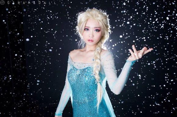 El cosplay de Elsa de Frozen 8