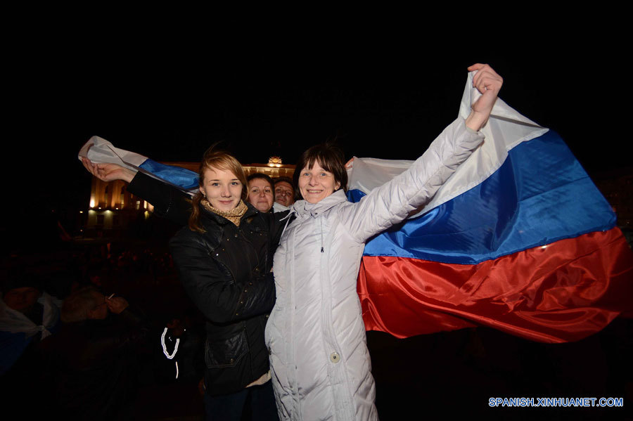 Encuesta de salida de referéndum en Crimea muestra 93% a favor de reunificación con Rusia