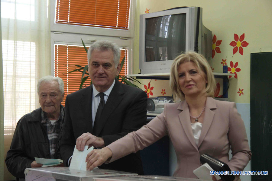 Cierran elecciones parlamentarias en Serbia