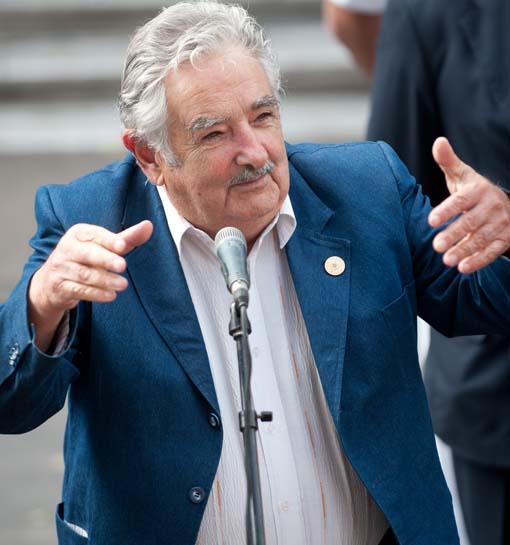 Mujica reivindica enseñanza tecnológico-científica