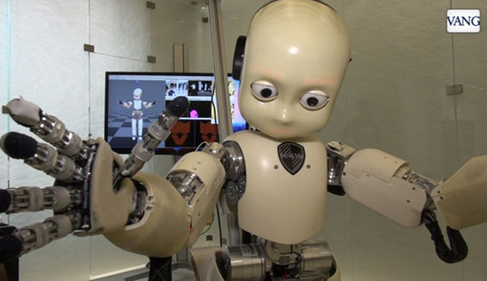 Inventan un robot con aspecto de niño de 3 años