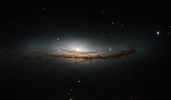 El Hubble fotografía uno de los «faros del Universo»