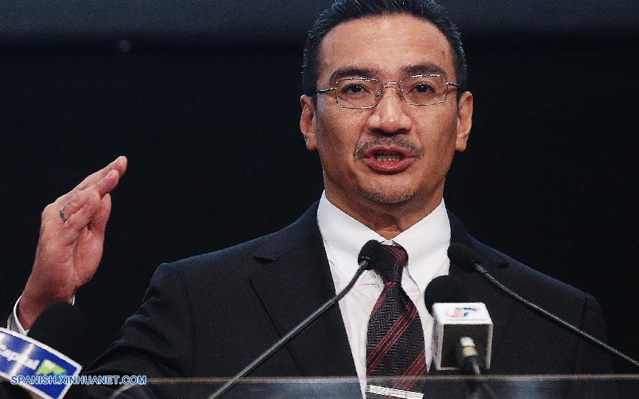 Malasia promete hacer "todo lo necesario" para encontrar restos de avión desaparecido