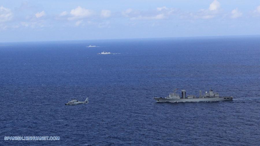 Barcos chinos recuperan faro en búsqueda de MH370