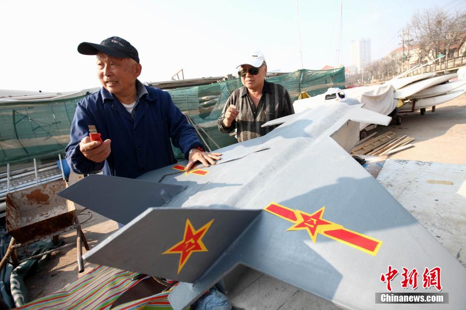 Fabrican portaaviones casero en Qingdao 3