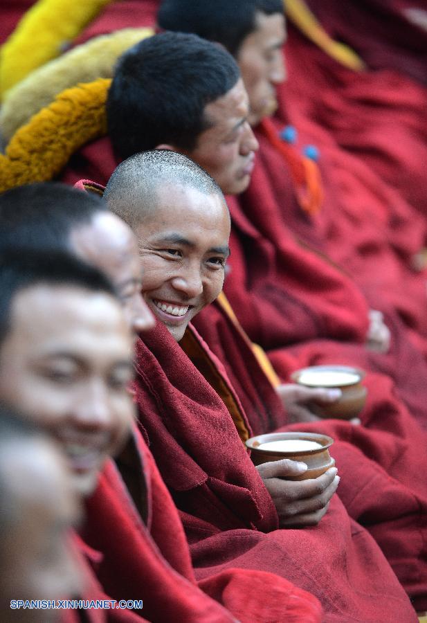 Reciben grado Larampa Geshe 10 monjes tibetanos en China