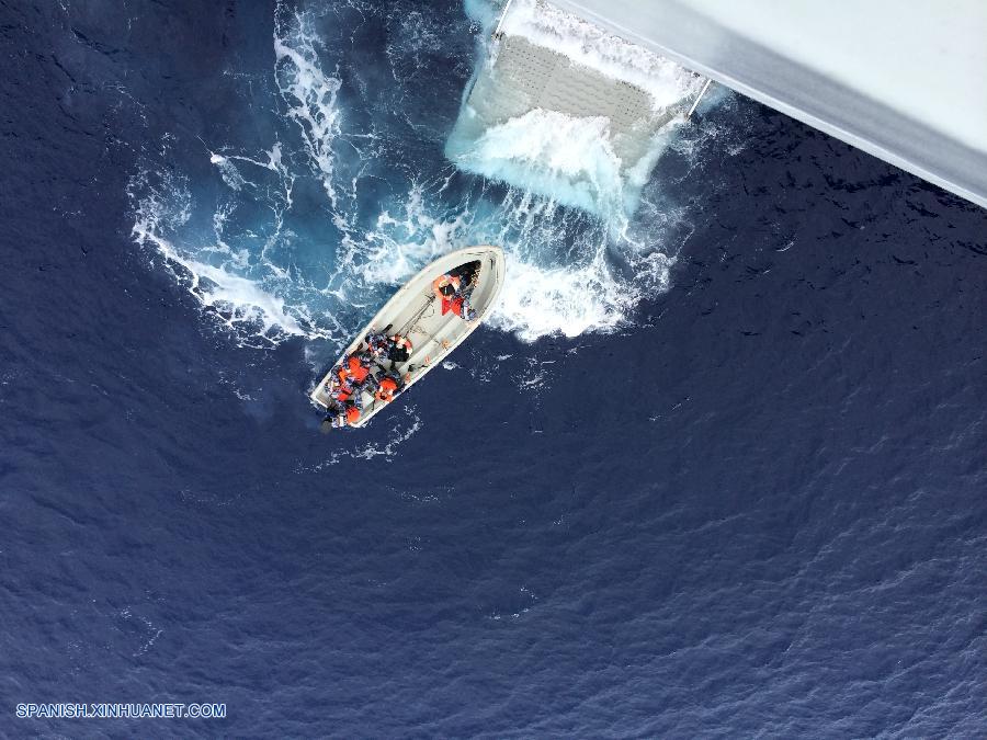 Barcos chinos continúan búsqueda de posibles señales de MH370 en sur de océano Indico