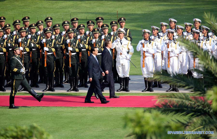 PM chino agradece a Australia ayuda para buscar Vuelo MH370