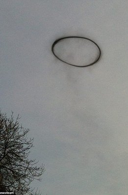 El misterioso anillo negro en el cielo de Birmingham