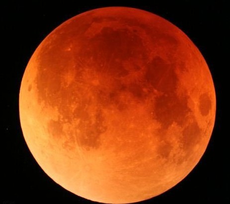 Hoy se producirá el eclipse de las 'cuatro lunas de sangre'