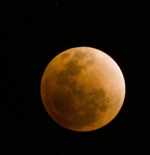 Mexicanos se preparan para observar eclipse total de luna