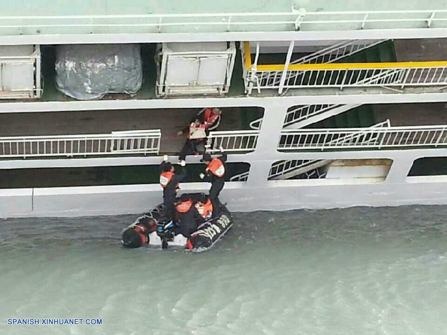 Embajada dice que había dos ciudadanos chinos a bordo del barco surcoreano naufragado