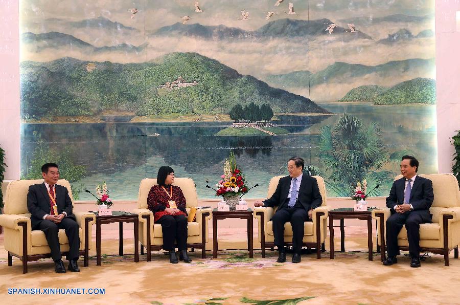 Máximo asesor político chino acoge a sindicatos de Taiwan a cooperar a través del Estrecho