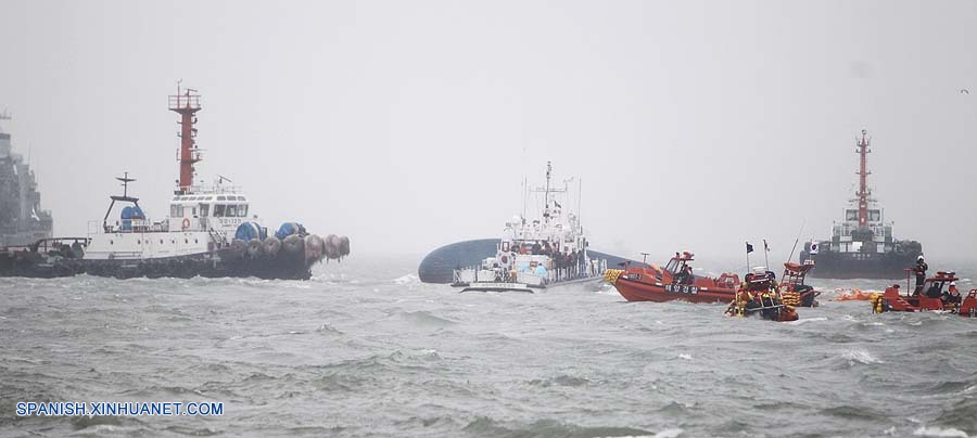 Se eleva a 87 número de víctimas en hundimiento de ferry surcoreano