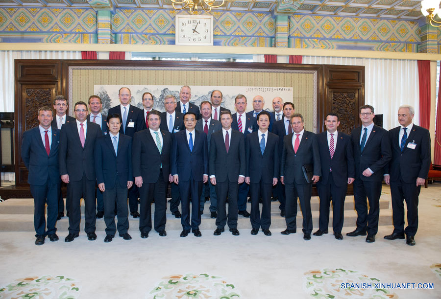 Primer ministro de China se reúne con vicecanciller federal de Alemania