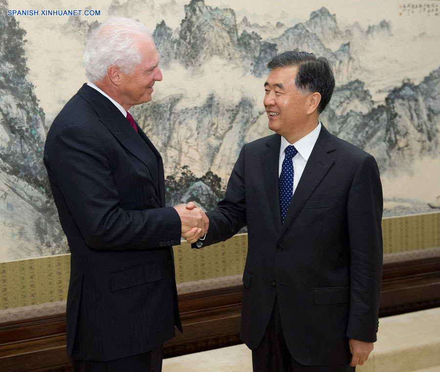 Viceprimer ministro chino se reúne con jefe de negocios canadiense-chino