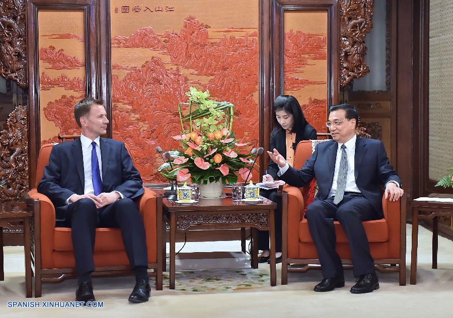 PM chino desea intercambios culturales más fuertes China-Reino Unido
