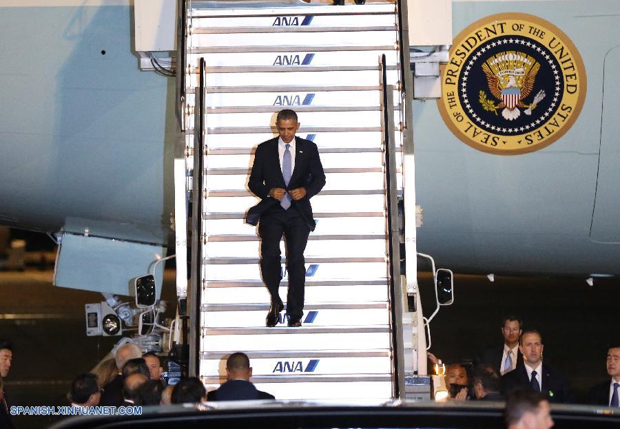 Obama llega a Japón en gira por 4 países de Asia