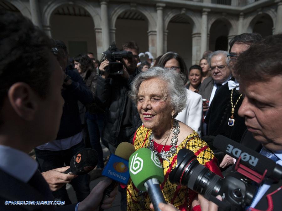 Recibe escritora mexicana Elena Poniatowska el Premio Cervantes