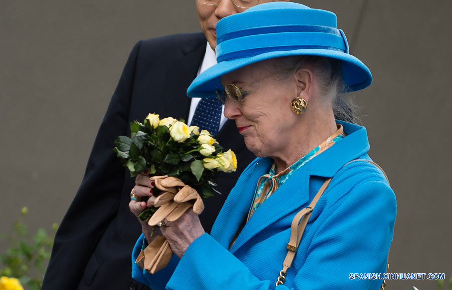 Reina danesa visita Salón Memorial de Víctimas de Masacre de Nanjing
