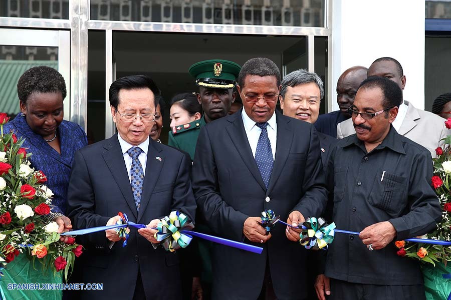 Tanzania obtiene nuevo centro médico con ayuda de China