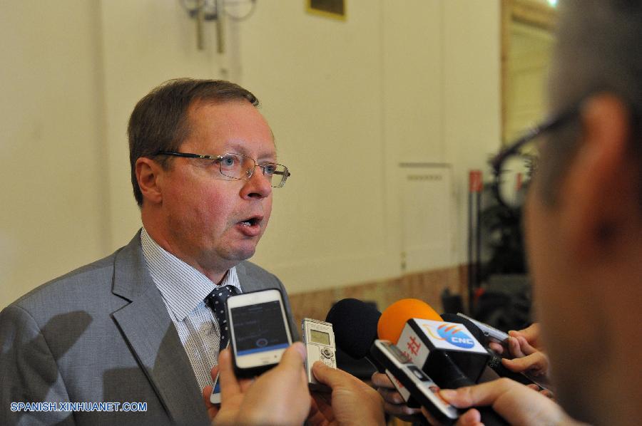 Rusia toma medidas prácticas para ayudar a liberar a observadores de OSCE en Ucrania