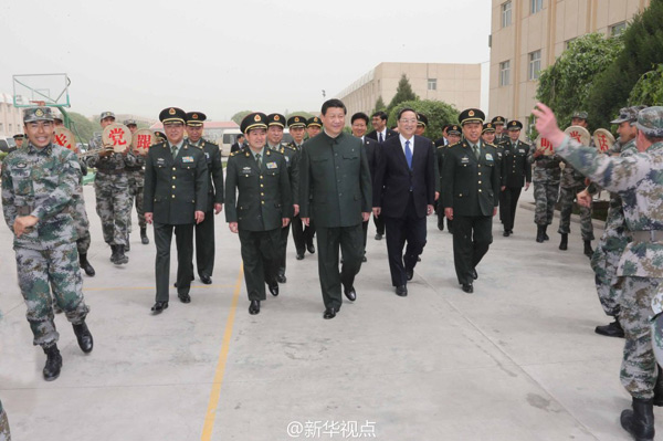 XI visita a soldados de la frontera en base de Xinjiang