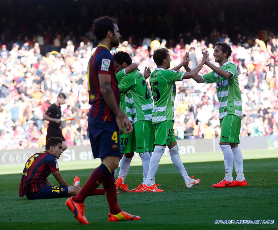 Fútbol: Barcelona se aleja de liga con empate 2-2 ante Getafe
